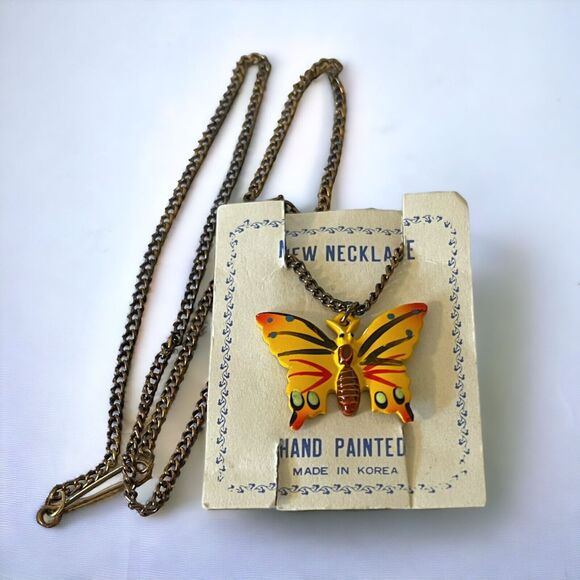 Vintage 70s Hand Painted Yellow Butterfly Necklace Made in Korea Deadstock - Picture 3 of 3